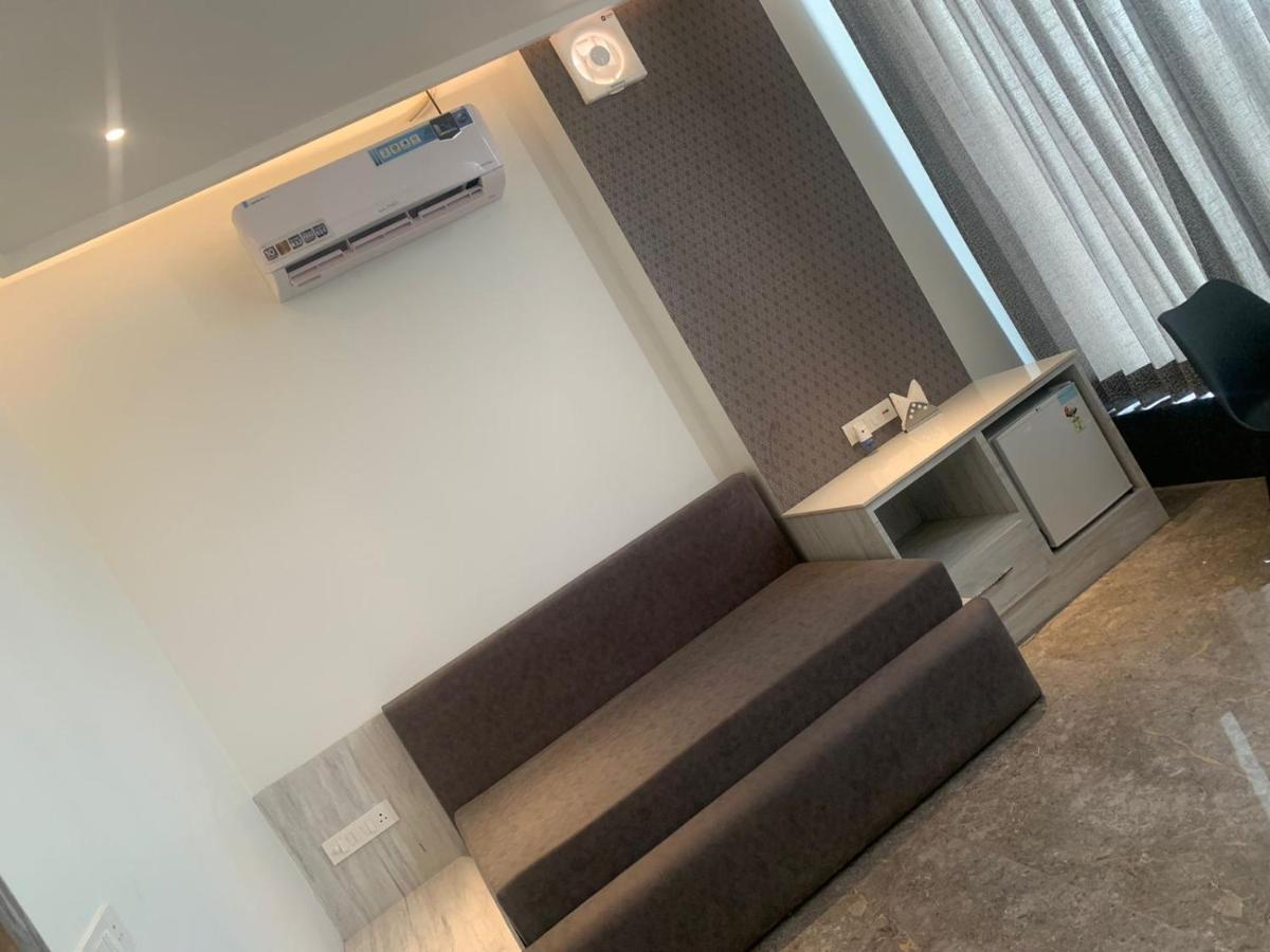 Hotel Lotus Inn Sirsa Zewnętrze zdjęcie