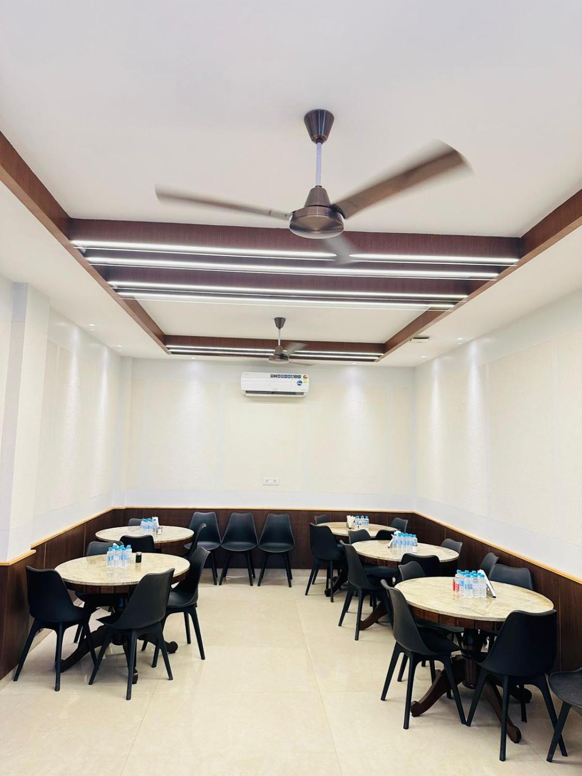 Hotel Lotus Inn Sirsa Zewnętrze zdjęcie