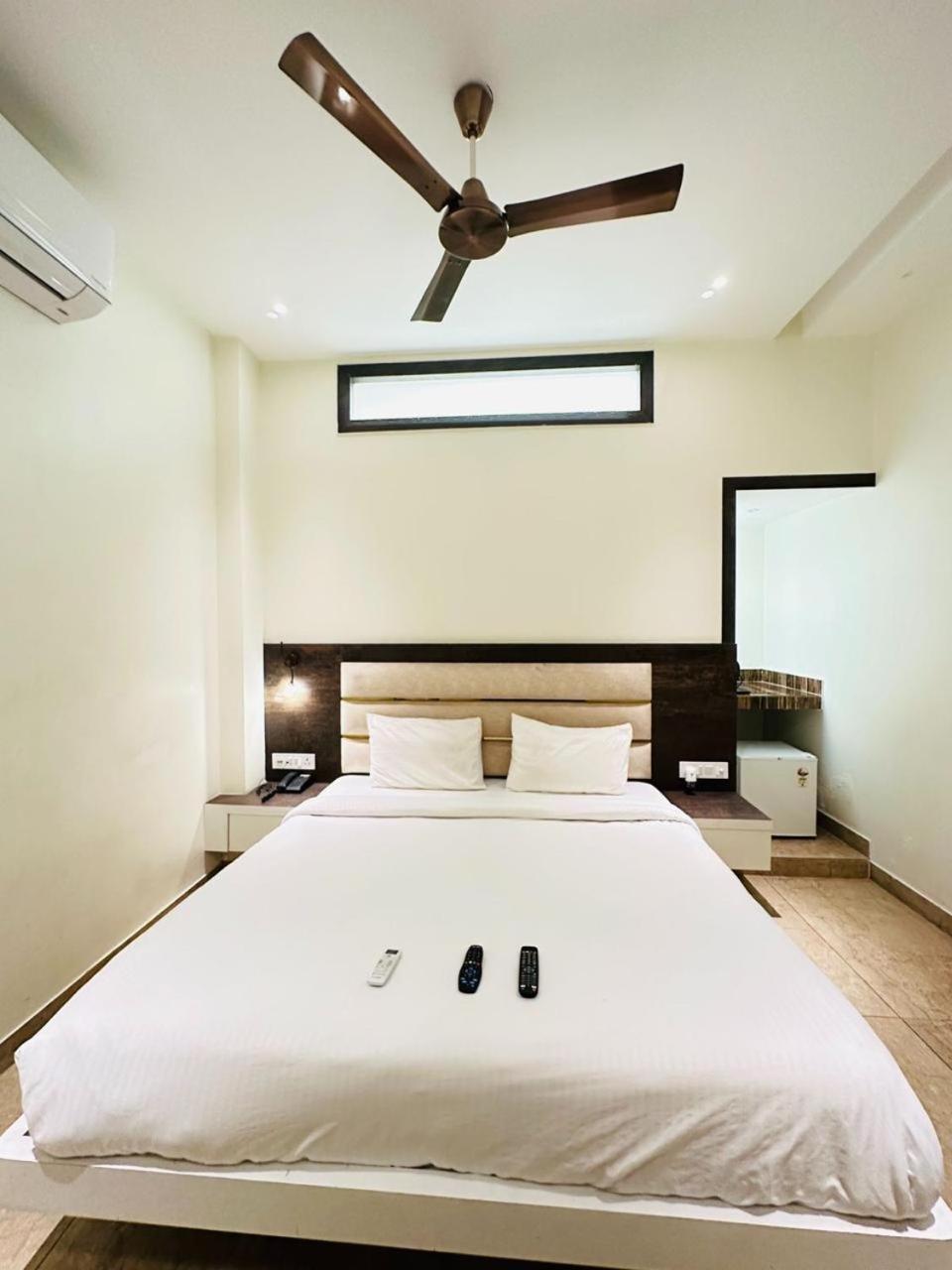 Hotel Lotus Inn Sirsa Zewnętrze zdjęcie