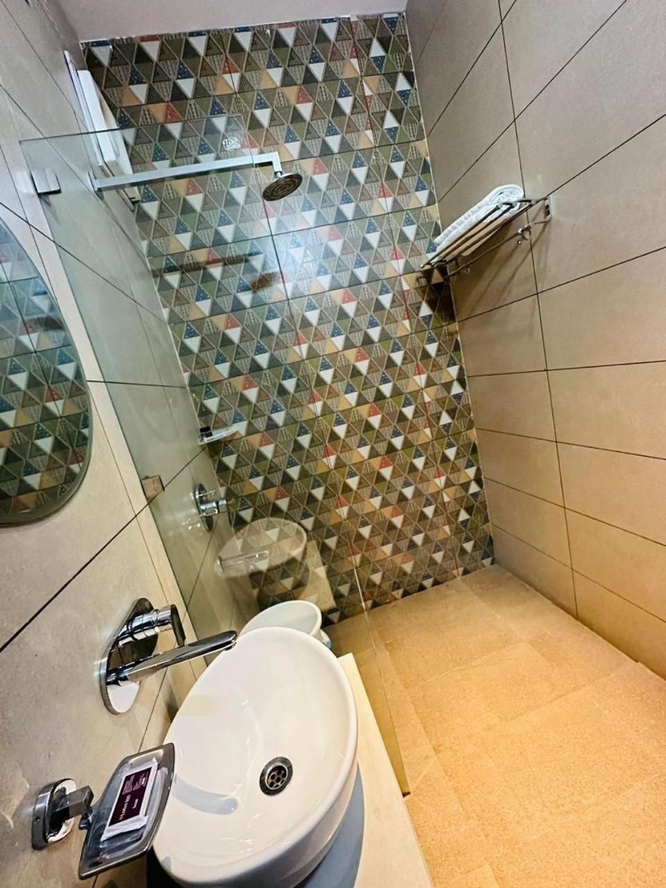 Hotel Lotus Inn Sirsa Zewnętrze zdjęcie